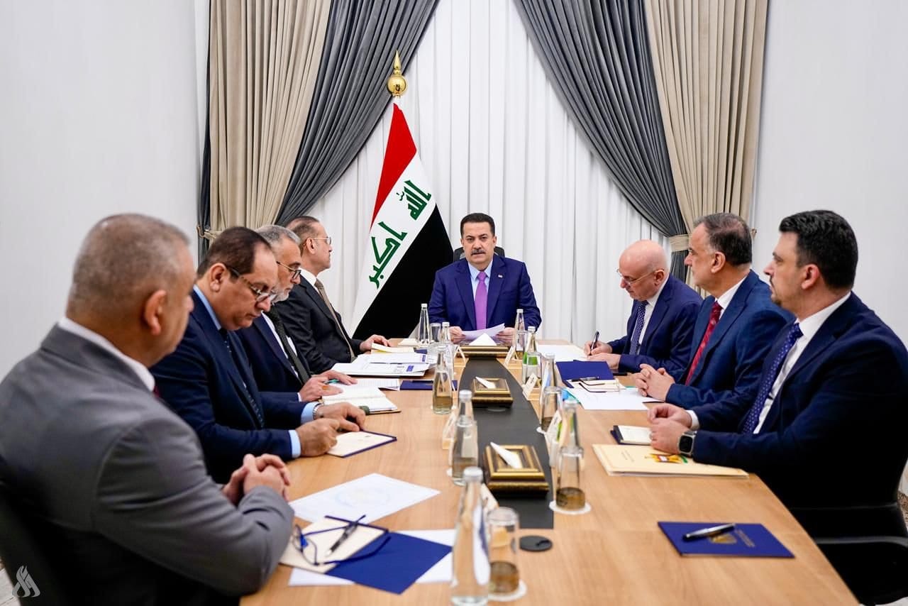 رئيس الوزراء يترأس اجتماعاً بشأن إدخال مشاريع الحلول السريعة والذكية لتوفير الطاقة الكهربائية