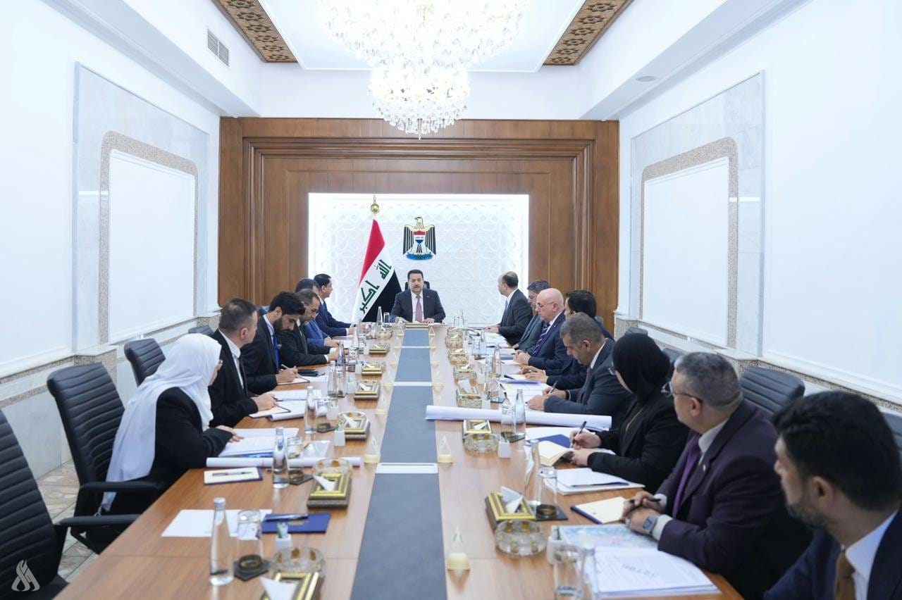 رئيس الوزراء يوجه بالتحقيق في التلكؤ بتحديد المواصفات الفنية لمشروع مدينة الصدر الجديدة