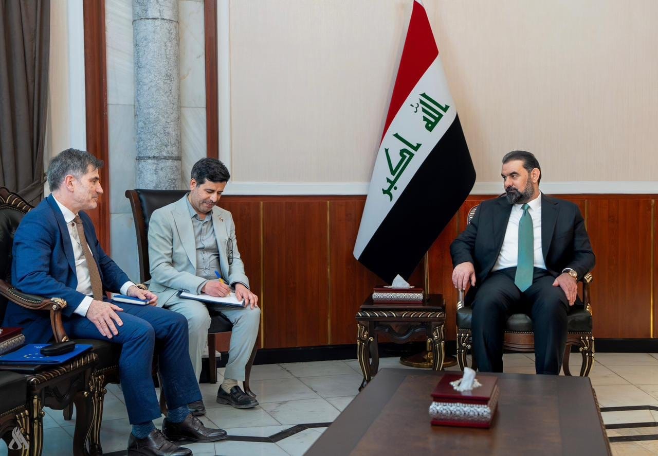 الحلبوسي وسفير الاتحاد الأوروبي يبحثان تعزيز التعاون على المستوى البرلماني