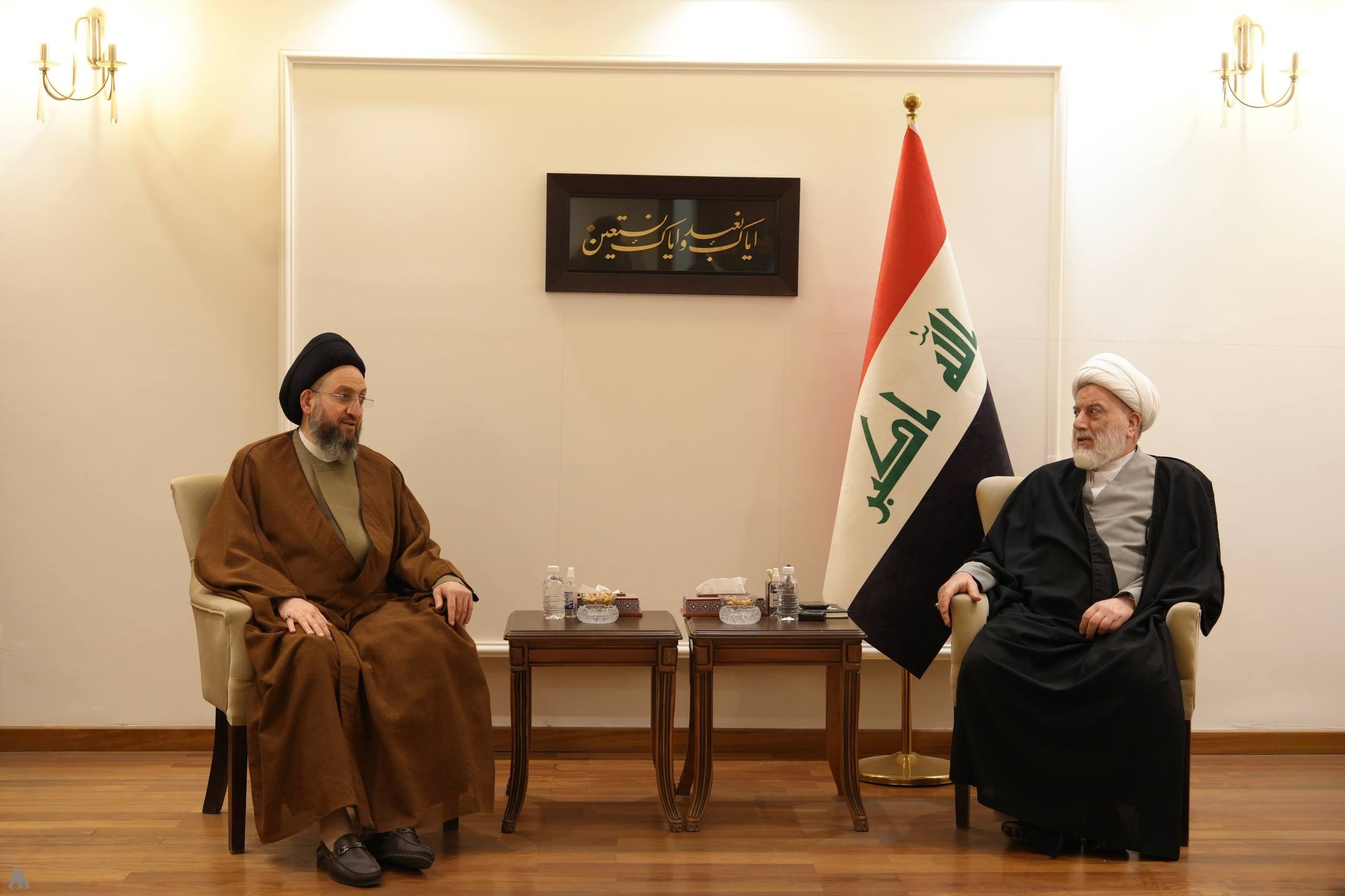 الشيخ حمودي والسيد الحكيم يؤكدان ضرورة الإسراع بحسم الاستحقاقات الدستورية