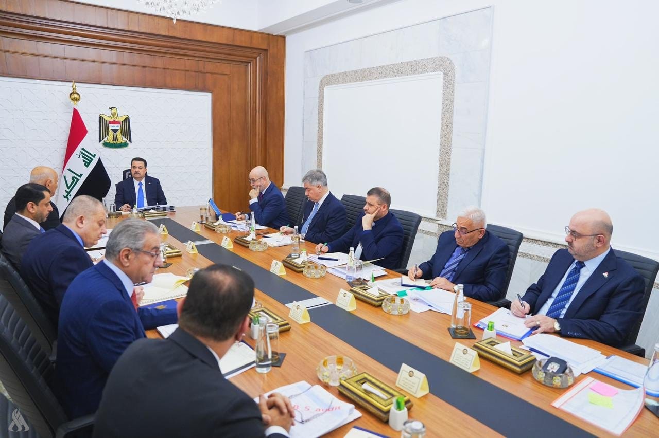 رئيس الوزراء يوجّه بالالتزام بالخطة الزراعية وملاحقة التجاوزات على الموارد المائية