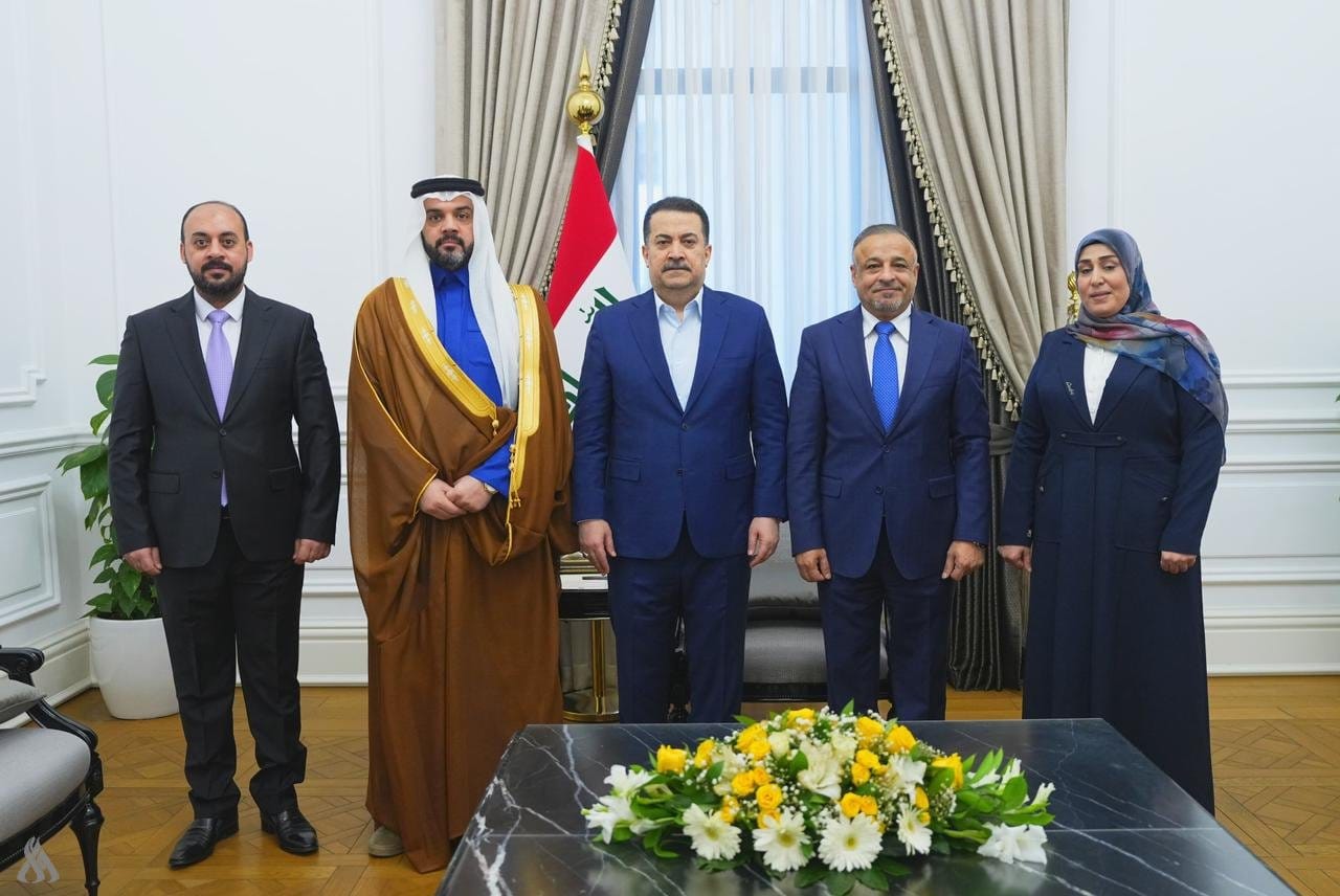 رئيس الوزراء وأعضاء كتلة حزب الجماهير يؤكدون ضرورة توحيد الخطاب الوطني في ظل التحديات