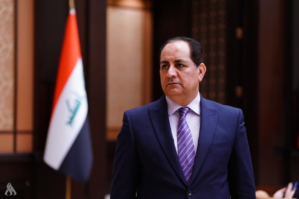 العوادي: الحكومة تستنكر الهجمات على الإمارات وتشدد على أهمية التعاون الإقليمي والدولي