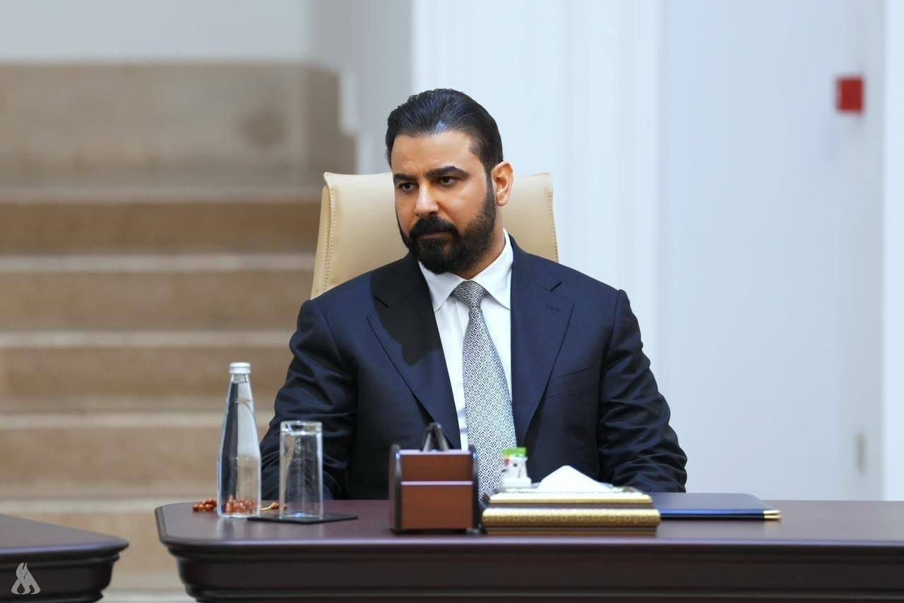 رئيس الوزراء يتلقى رسالة تهنئة من رئيس الحكومة اليمنية