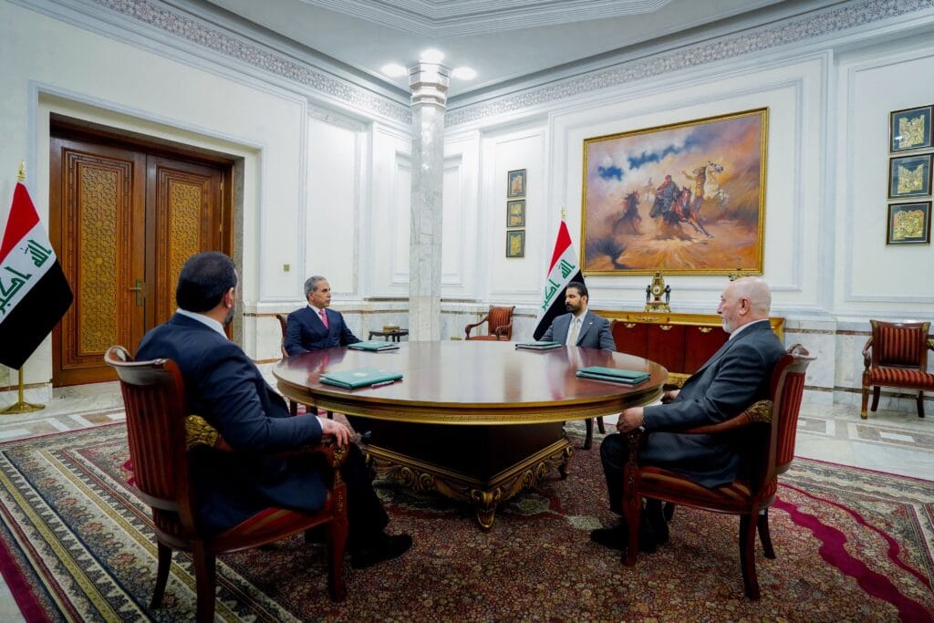 الرئاسات تؤكد أهمية دعم الحكومة وتشدد على ضرورة الإسراع في استكمال الكابينة الوزارية