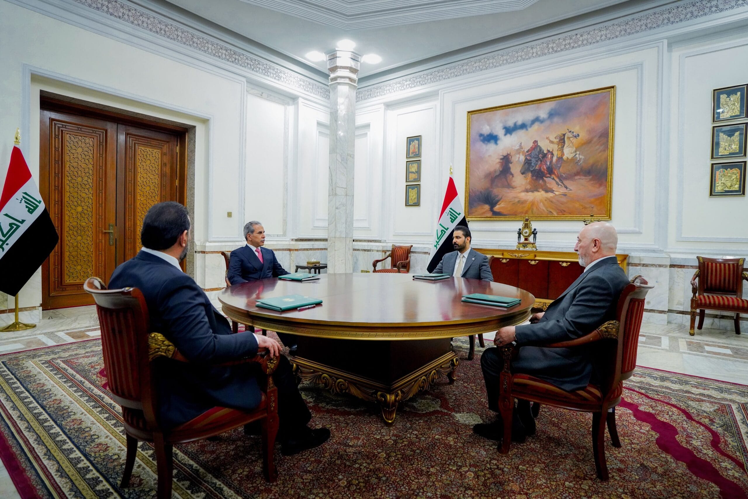 الرئاسات تؤكد أهمية دعم الحكومة وتشدد على ضرورة الإسراع في استكمال الكابينة الوزارية